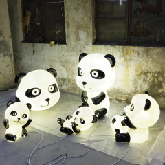 景区户外发光仿真大熊猫玻璃钢动物雕塑园林景观小品庭院草坪装饰摆件 520*450*H800mm